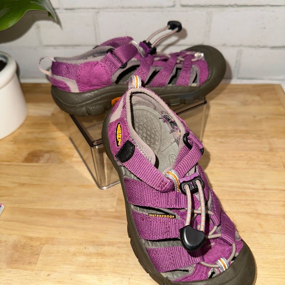 Keen-Style Girls Waterproof Outdoor Sandal Size 13 Purple